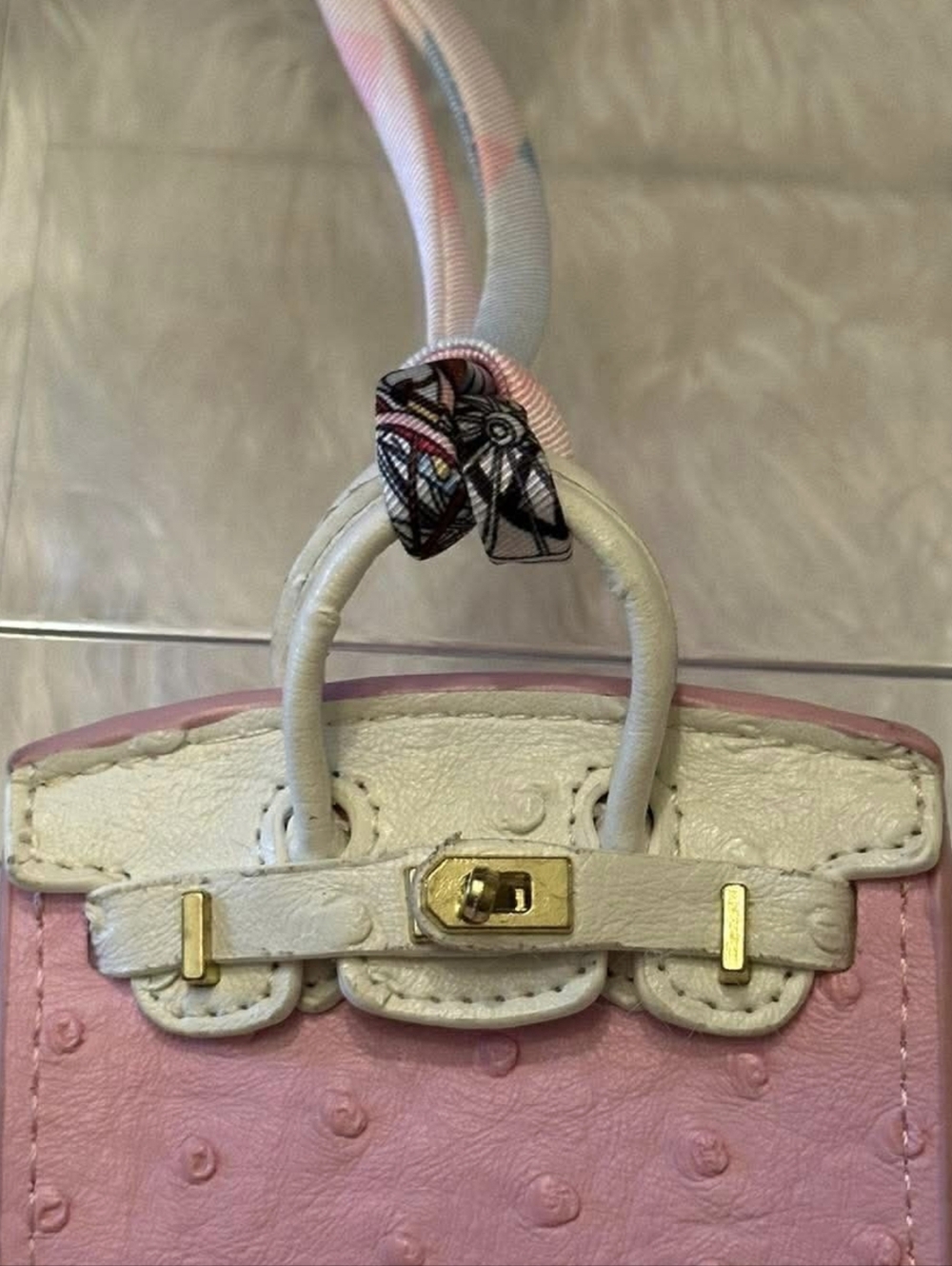 Mini Handbag Keychain - Picture 3 of 3